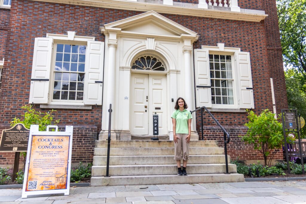 07-16-2025-k-paynter-zoe-levenstien-storyteller-historic-philadelphia-7 Zoe Levenstien outside Carpenters’ Hall