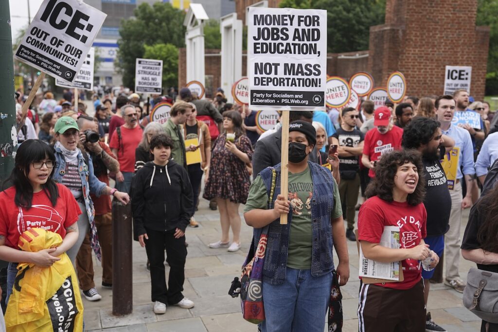 US Immigration Protests People gather to protest the deployment of the National Guard in Los Angeles and the detainment of union leader David Huerta near Independence Hall in Philadelphia, Monday, June 9, 2025. (AP Photo/Matt Rourke)