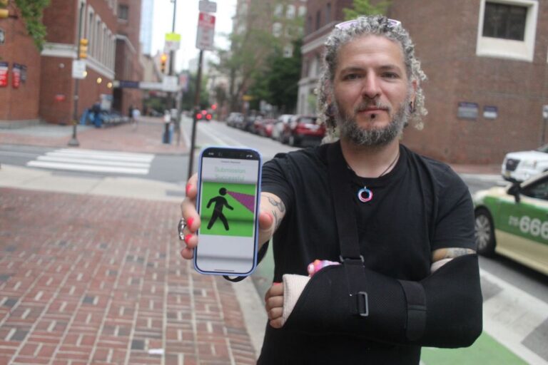 Ee Durbin shows off Laser Vision app