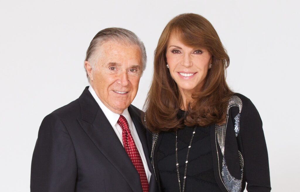 Kimmels joint photo – HIGH RES – credit Julie Skarratt Sidney Kimmel and his wife Caroline Kimmel
