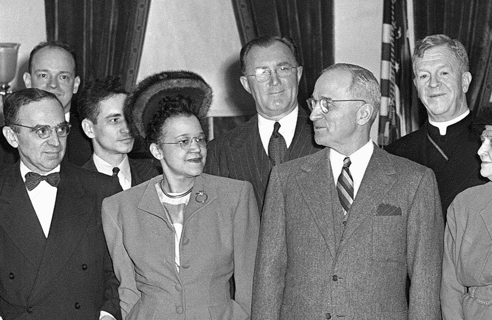 sadie-alexander-harry-truman-1947-01-15 Sadie Alexander stands alongside President Harry Truman and others