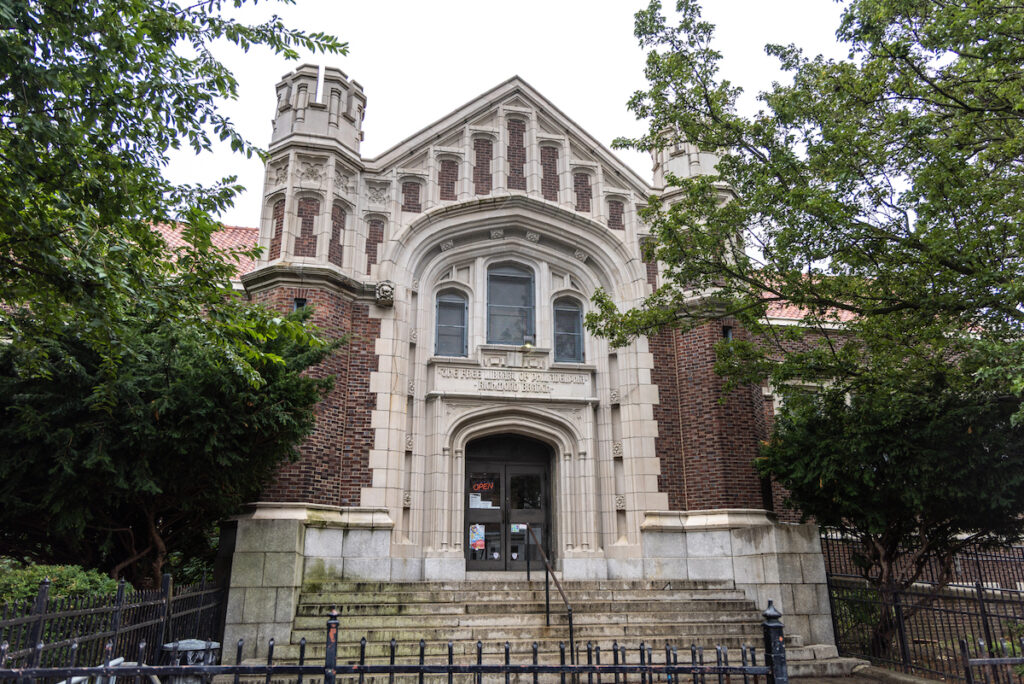 Front of the Richmond Library in Philadelphia