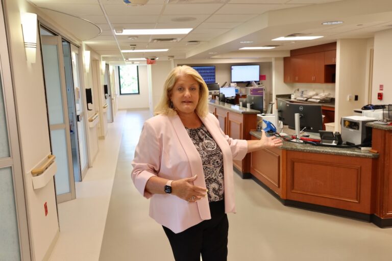 Sharon Kurfuerst giving a tour of the labor and delivery unit