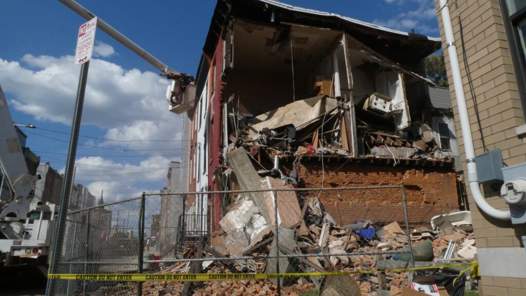 house-collapse-philadelphia-2025-08-25-4 a collapsed Philadelphia house