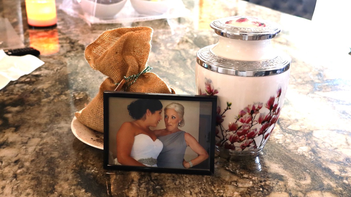 Picture of the late Jacqueline Reis Messina and her daughter Jayme Strasburger along with Reis Messina's remains
