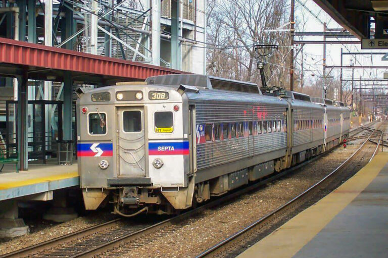 A SEPTA train pulling up to a station