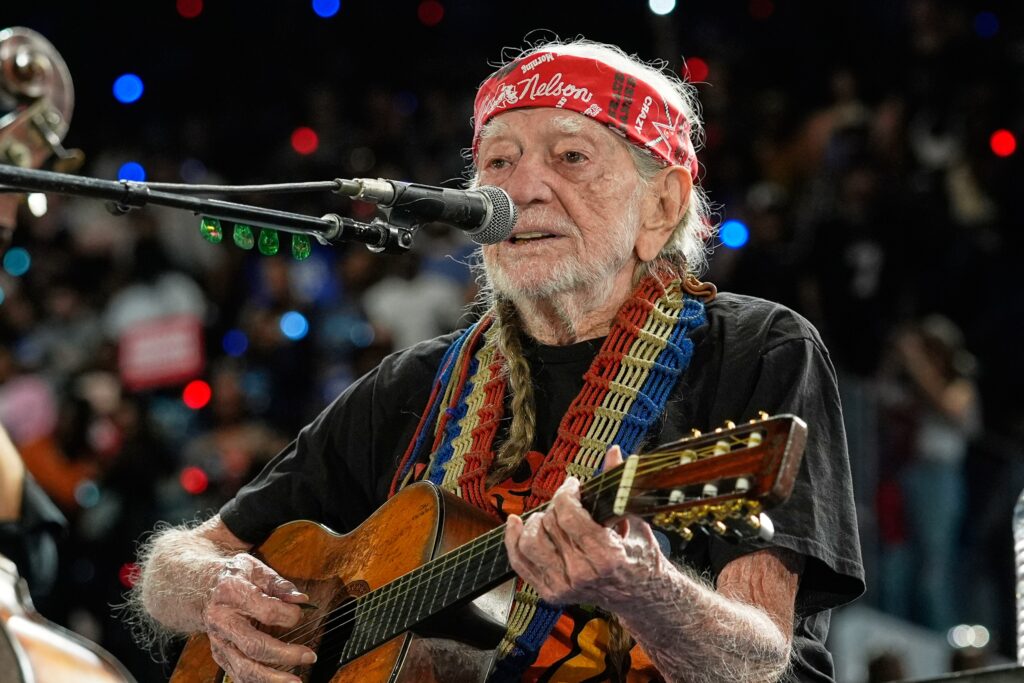 willie-nelson-2024-10-25 Willie Nelson performing