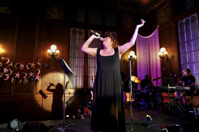 Jess Conda performing at Beard Ladies Cabaret