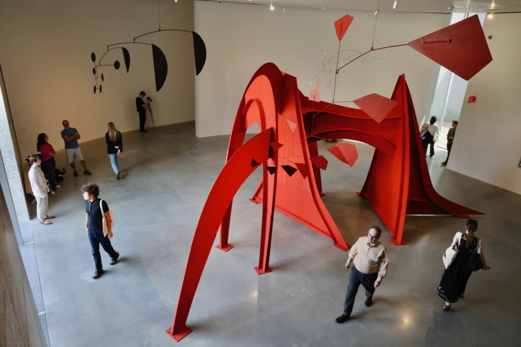 2025 09 15-e lee-philadelphia calder gardens-open plan sculptures inside Calder Gardens