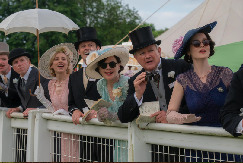Flicks Elizabeth McGovern, Hugh Bonneville, Michelle Dockery, Harry Hadden-Paton, and Laura Carmichael in Downton Abbey: The Grand Finale
