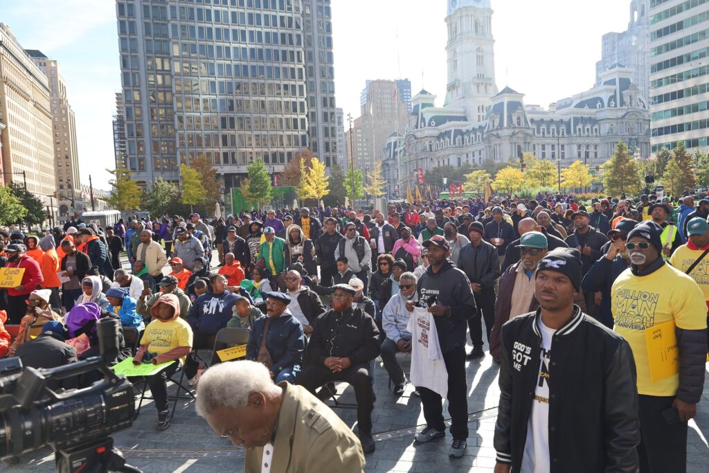 million-man-march-philadelphia-2025-10-26-4 a crowd of Philadelphians in LOVE Park