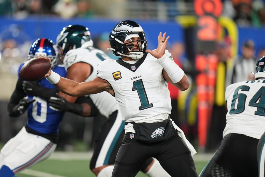 Eagles Giants Football Philadelphia Eagles' Jalen Hurts plays during the first half of an NFL football game against the New York Giants Thursday, Oct. 9, 2025, in East Rutherford, N.J. (
