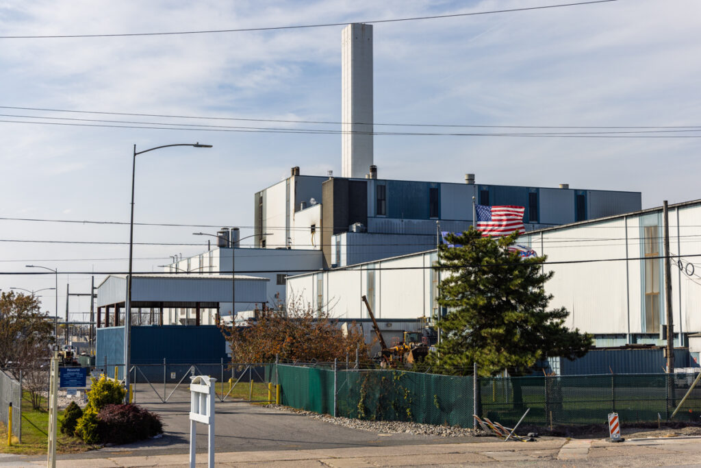 11 7 2025 k paynter 1200x web size chester pa pollution tour trash incinerator-6 The trash incineration facility