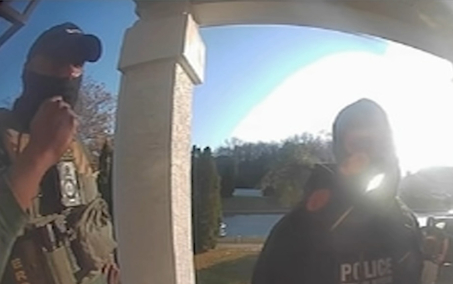 6abc-ice-nj-2025-11-25 2 masked officers shown from the view of a door camera