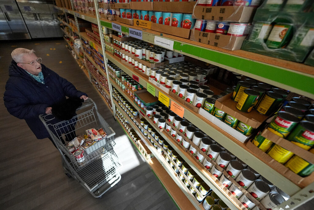 Government Shutdown Georgia A woman shops for groceries