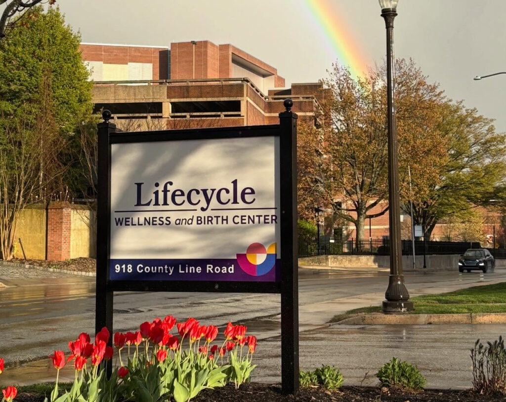 lifecycle-wellness-birth-center-closing a sign for the Lifecycle Wellness and Birth Center