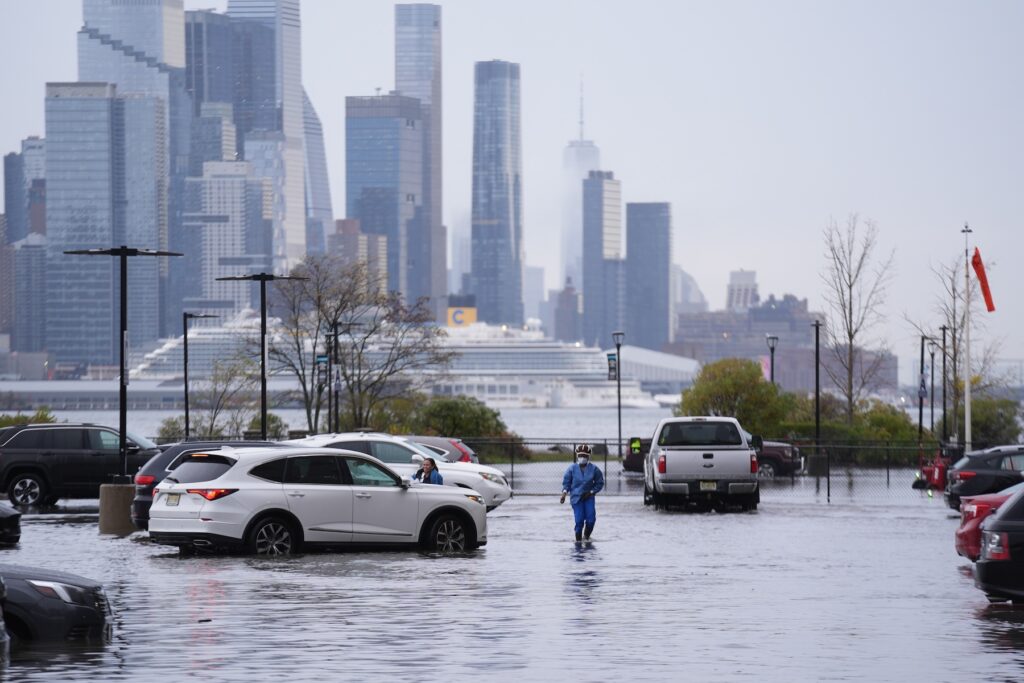 Severe Flooding at Palisades Medical Center in New Jersey Severe flooding hits Palisades Medical Center in Hudson County, N.J.