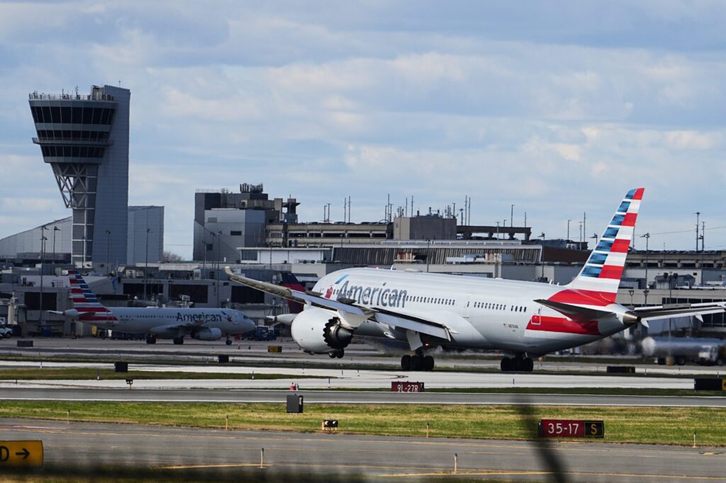 philadelphia-international-airport-ap-110625-1 An aircraft lands at Philadelphia International Airport