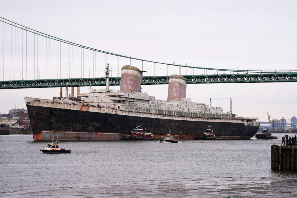 Historic Ship New Reef The SS United States departing Philadelphia