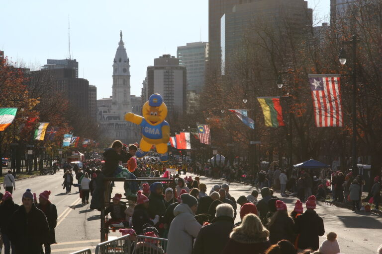 Crowd lined up to see 2025 Thanksgiving Day Parade