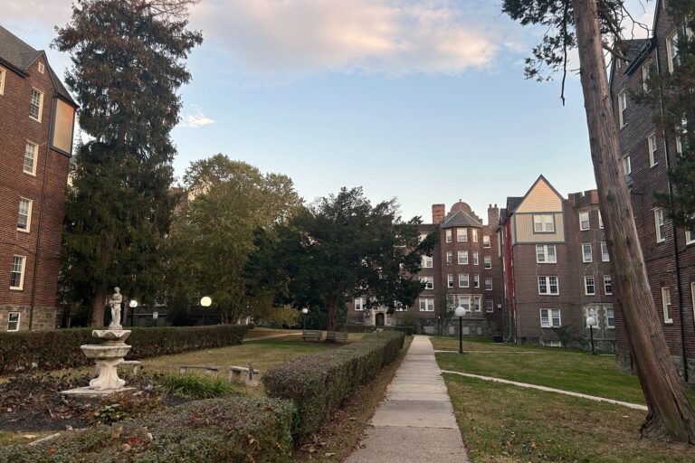 a sidewalk in Upsal Garden Apartments