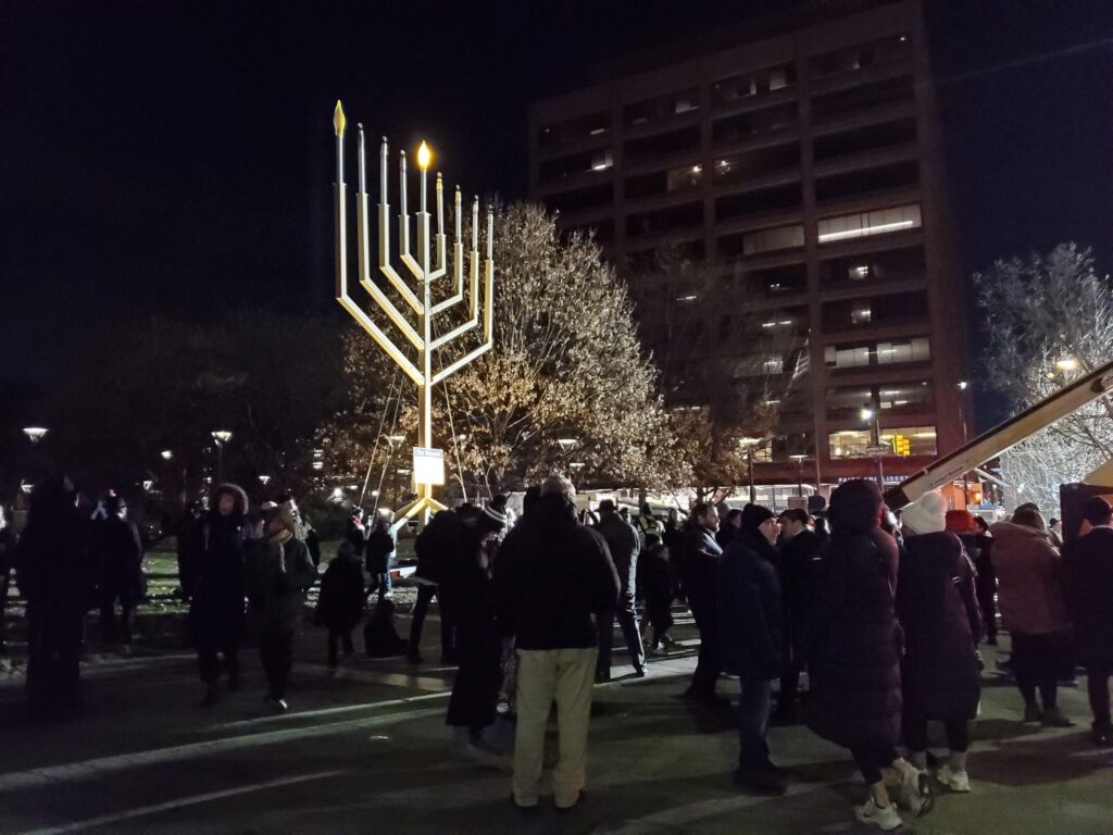 philadelphia-menorah-independence-hall-bp-122125 A crowd gathers for the public lighting of the menorah