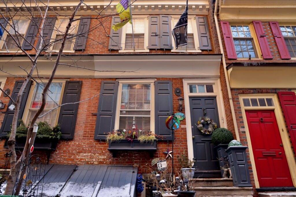 2025 12 15-e lee-philadelphia old city cuthbert street-historic home modern heating front The front facade of an old Philadelphia rowhouse