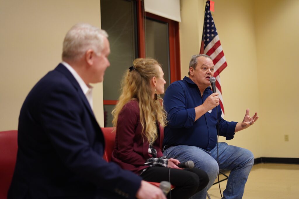 horsham-town-hall-2026-01-13-12 Rob Strickler speaks alongside Tracy Hunt and Lucia Simonelli