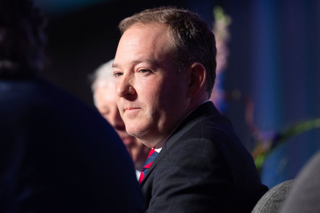 Lee Zeldin listens