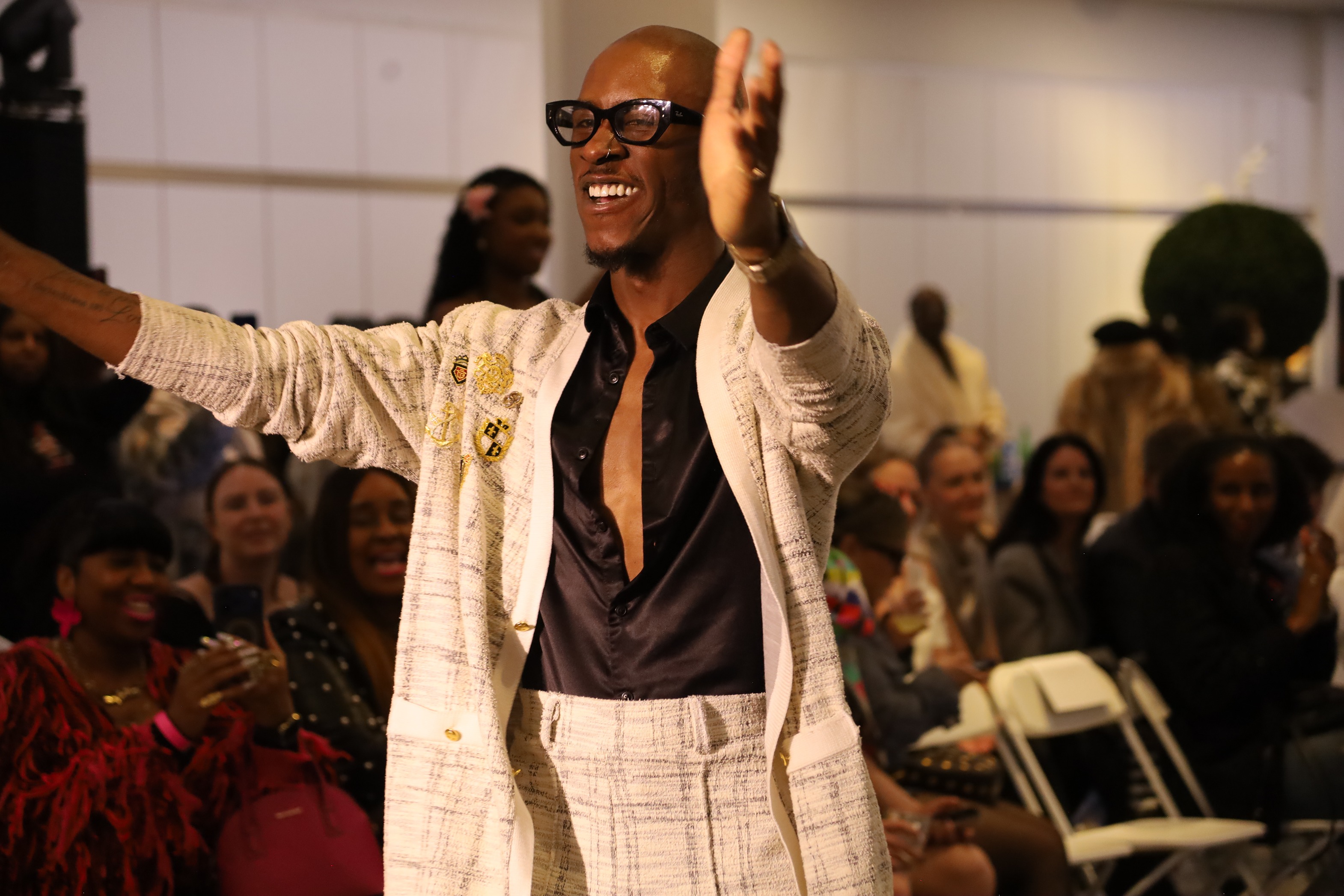 J’lyn E. Martin takes a bow