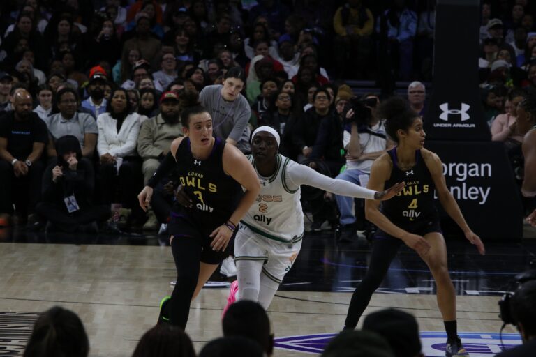 Marina Mabrey and Kahleah Copper on the court