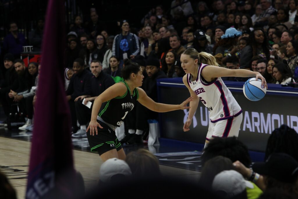 unrivaled-basketball-philadelphia-2026-01-30-cs-9 Paige Bueckers dribbling into Kelsey Plum