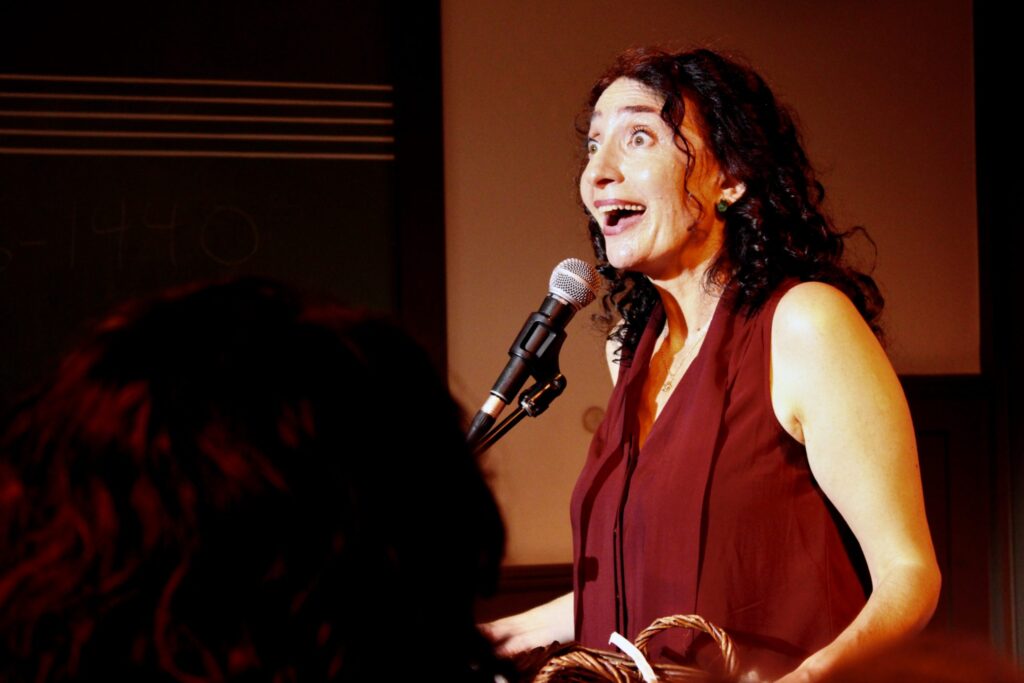 jennifer-blaine-bp-031126 Solo performer Jennifer Blaine portrays dozens of characters
