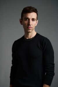 Anthony Roth Costanzo headshot