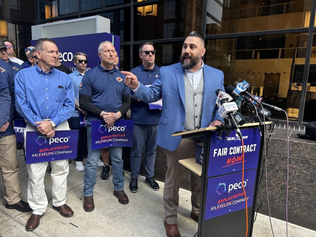 ibew-union-outside-peco-headquarters-SP-040126-02 Larry Anastasi speaking at union press conference
