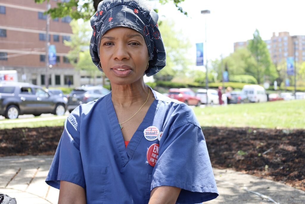 jefferson-health-einstein-042426-nl-02 Carla Lecoin, a registered nurse who works with mothers and babies at Jefferson Einstein Philadelphia Hospital