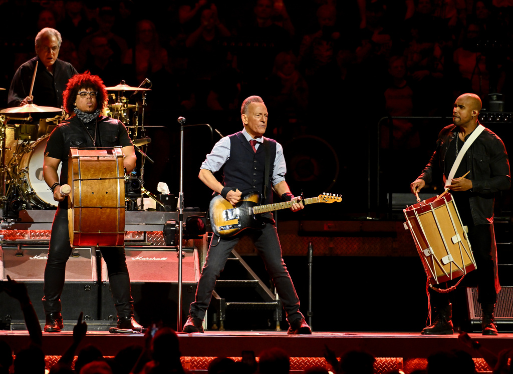 Jake Clemons, left, and Bruce Springsteen perform during the "Land of Hope and Dreams" tour at Madison Square Garden