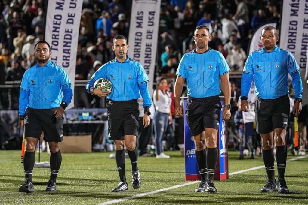 Celebridades del fútbol, árbitros de ligas nacionales