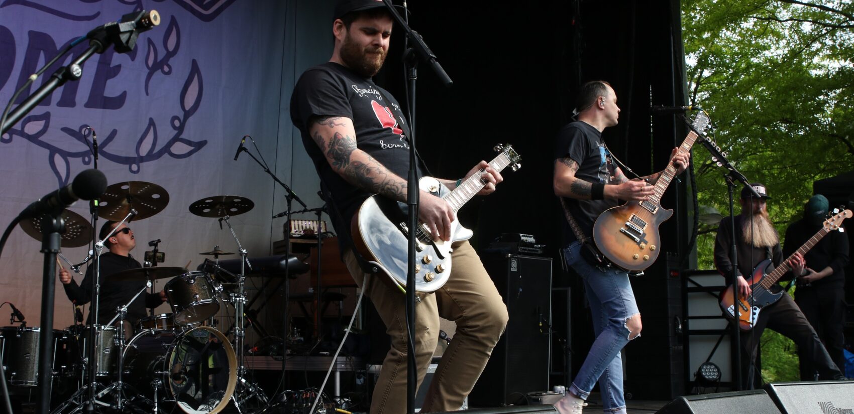 The Flatliners performing