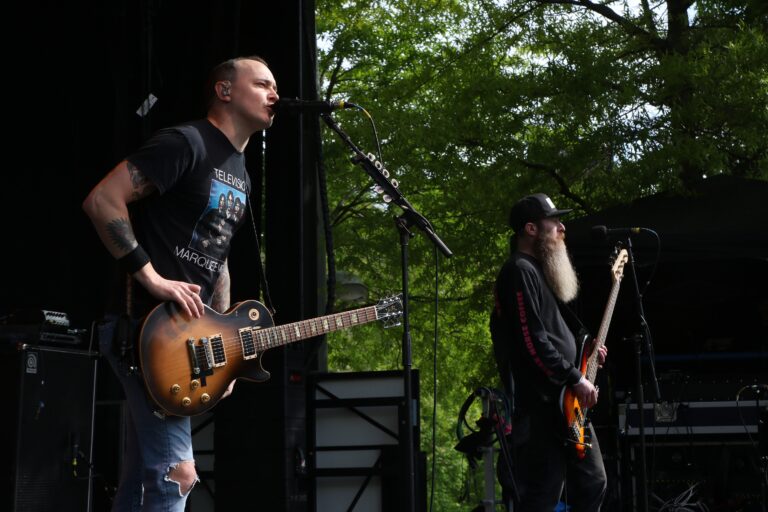 The Flatliners performing
