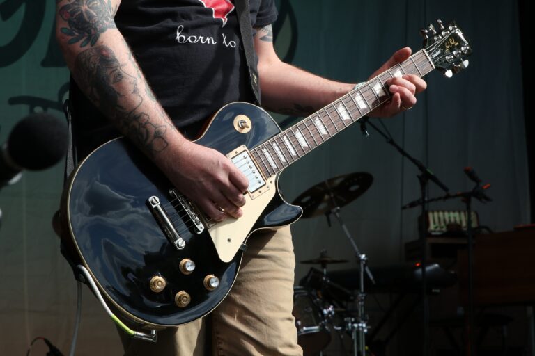 The Flatliners performing