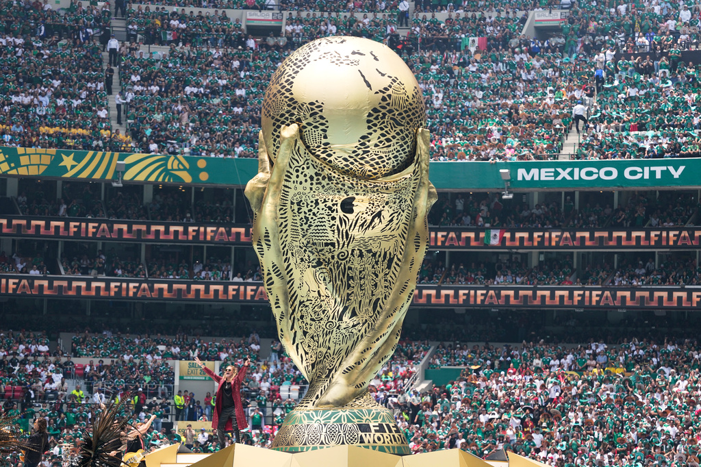 APTOPIX South Africa Mexico WCup Soccer Fher Olvera, lead singer of Mexican pop rock band Mana performs before the start of the World Cup Group A soccer match between Mexico and South Africa in Mexico City, Thursday, June 11, 2026. (AP Photo/Natacha Pisarenko)