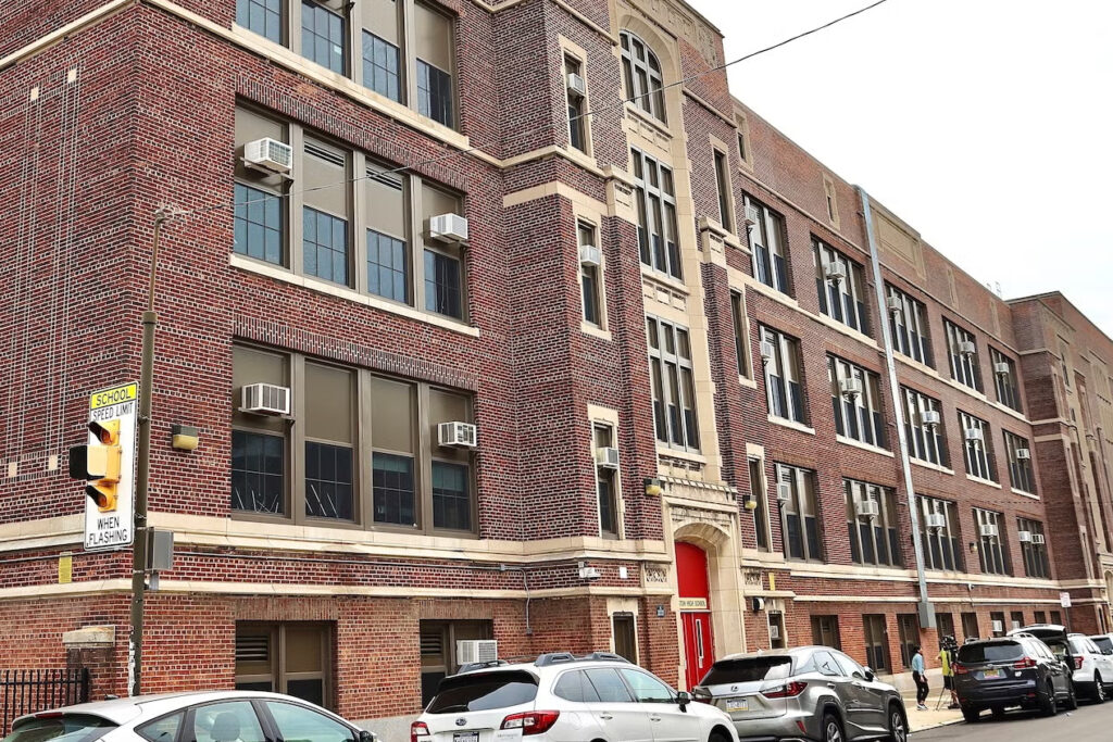 kensington-high-school-file The Kensington High School building