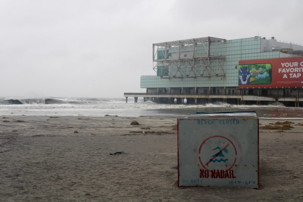 noreaster-atlantic-city-11 A sign reads